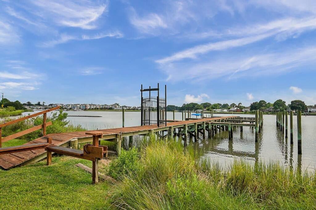 Relaxing On The Bay Apartment Norfolk Luaran gambar
